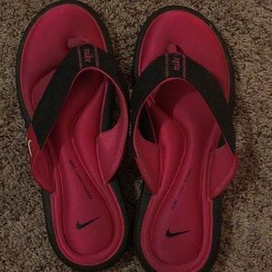 Nike slides